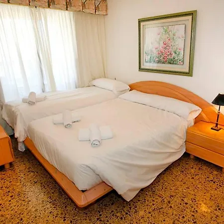 Garden With Pool And Ac Apartment Alicante