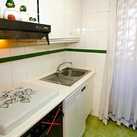 Garden With Pool And Ac Appartement *